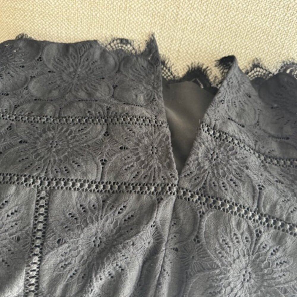 Black lace pencil midi skirt,  size 6 - Picture 5 of 6